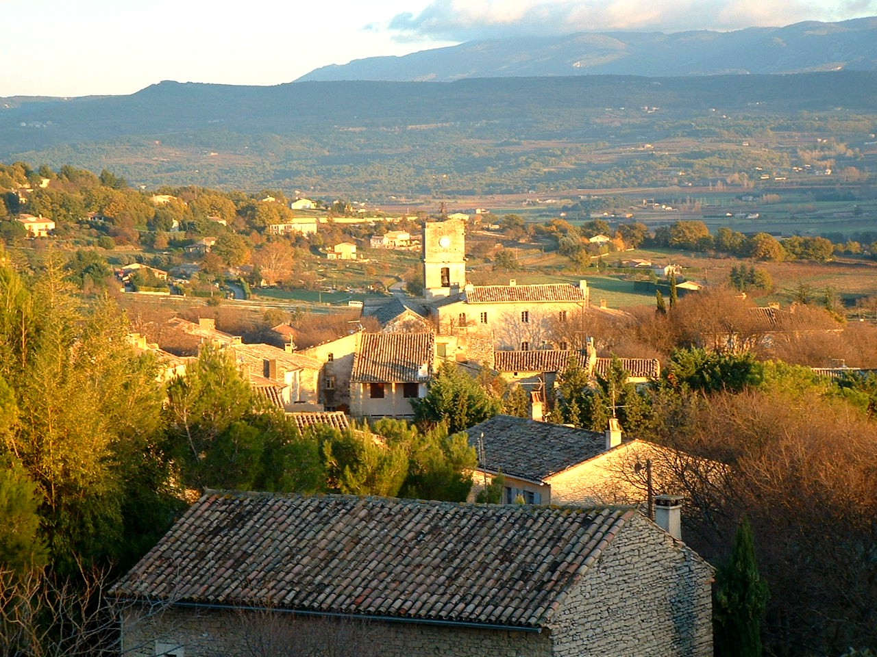View from Goult, by H&eacute;l&egrave;ne Rannou